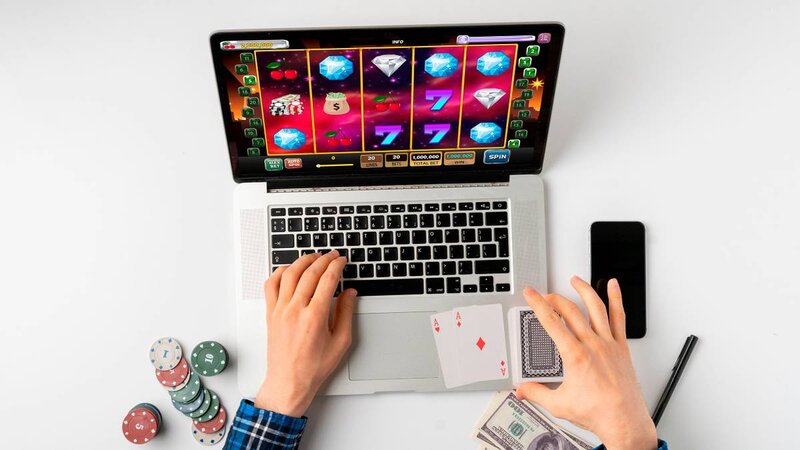 В какое онлайн казино можно реально выиграть деньги игровые автоматы скачать на люмию